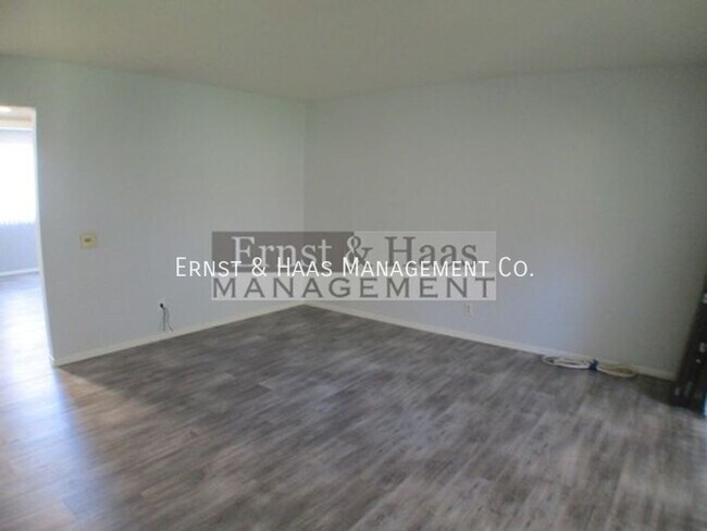 Building Photo - 1121 Obispo Ave