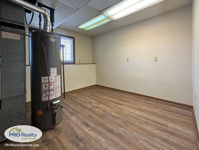 Building Photo - 3 Bedroom Home **Free February Rent with a February 2026 Move In**