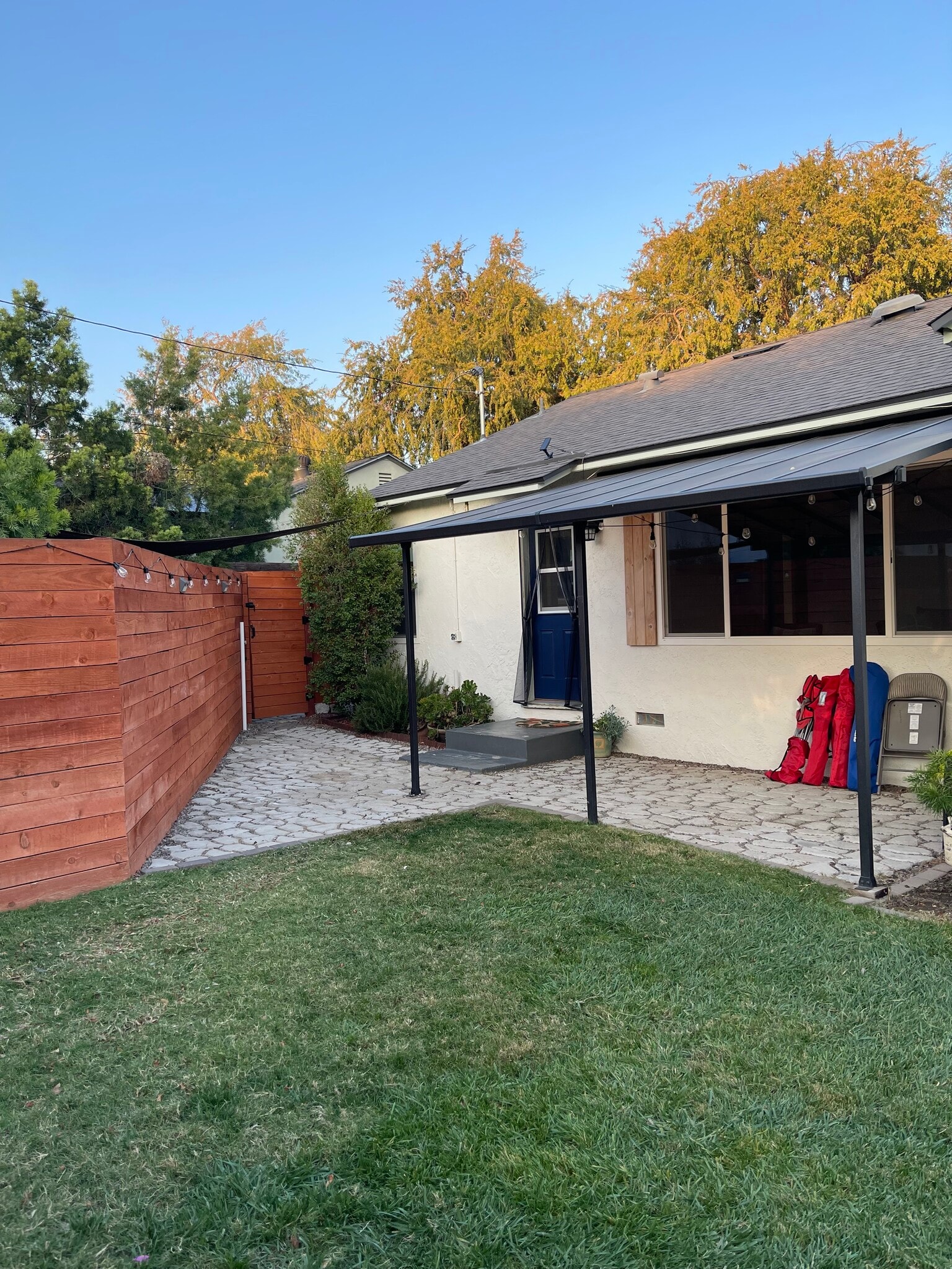 Building Photo - 863 N 11th Ave