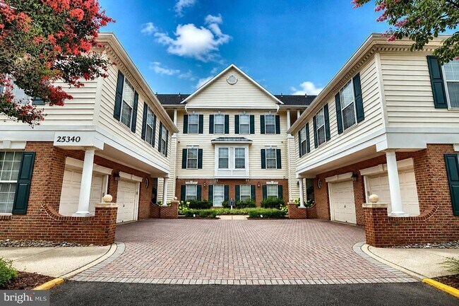 Building Photo - 25340 Lake Mist Square