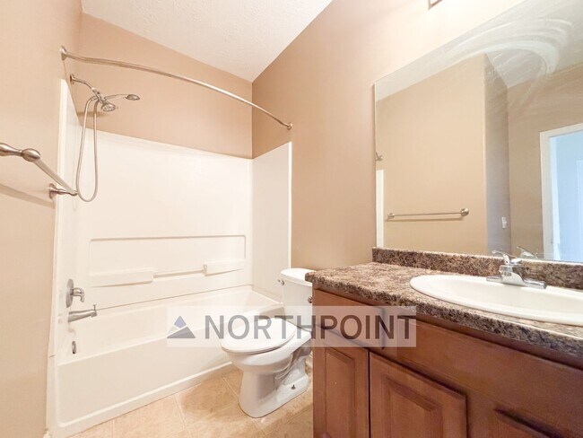 Building Photo - 3 Bed 2 Bath townhome near Jordan River Park!