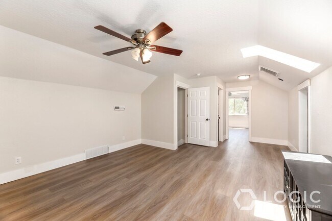 Building Photo - Single Family Home in a Great Location.