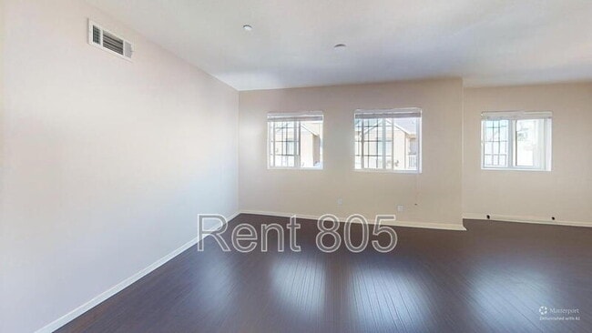 Building Photo - 605 Flathead River St