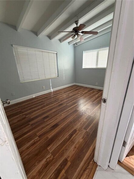 Building Photo - 4210 SW 10th St