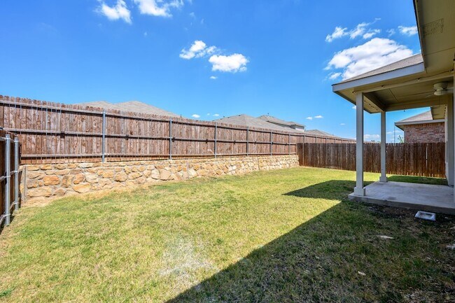 Building Photo - 841 Blackhorse Trl