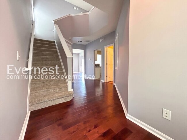 Building Photo - 729 Mountain Laurel Dr