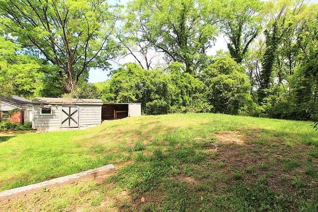 Building Photo - Cozy Remodeled Bungalow
