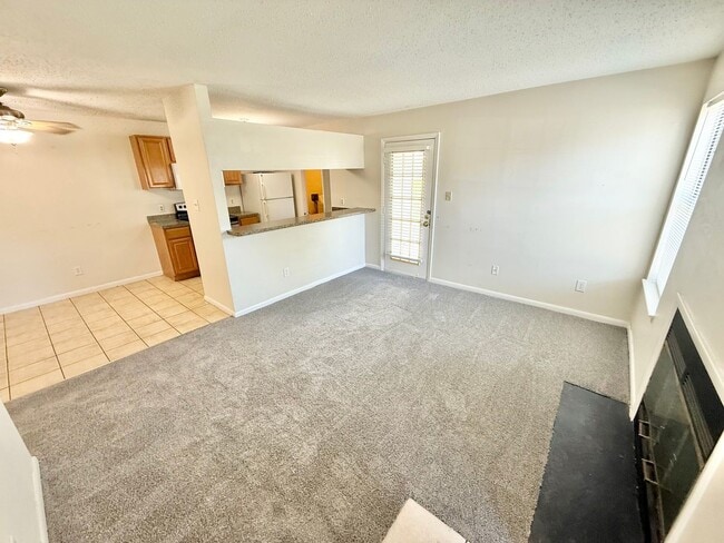 Building Photo - HURRY!!!***2 BED Condo/Downstairs unit/ W,S&T INCLUDED!!