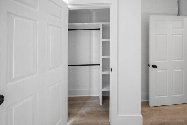 Building Photo - 704 Wayne St