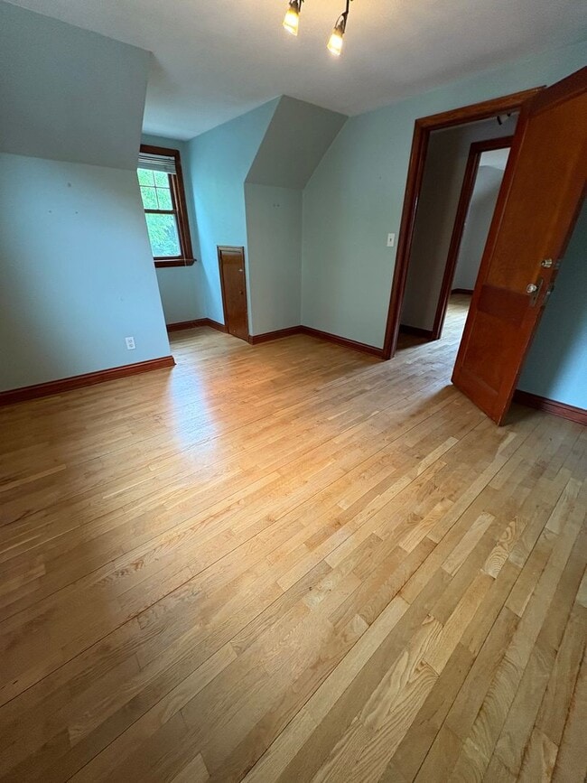 Building Photo - 3 Bedroom 1 Bath Single Family Home