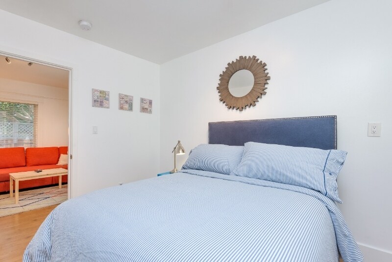 Building Photo - 1208 Electric Ave