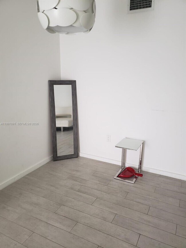 Building Photo - 1601 Meridian Ave