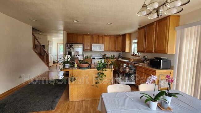Building Photo - 508 Ridge Ave