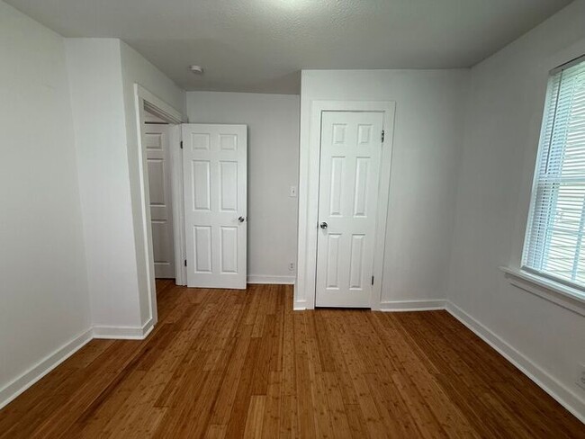 Building Photo - For Rent - Charming 3 Bedroom House in Eas...