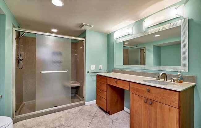 Building Photo - 1120 Terrace Dr