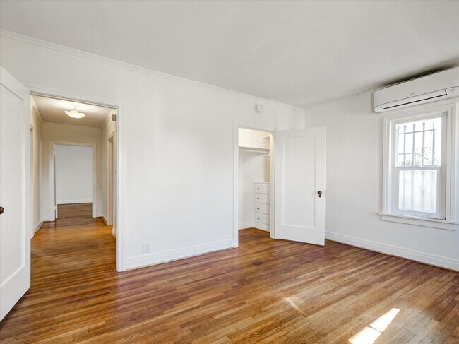 Building Photo - 243 N Berendo St