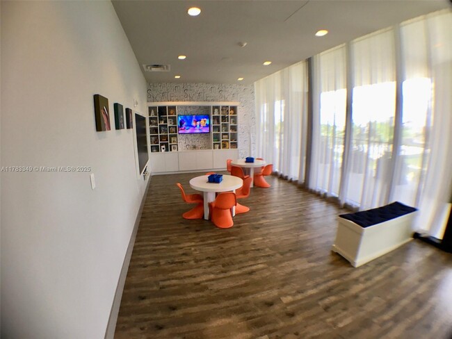 Building Photo - 5300 Paseo Blvd