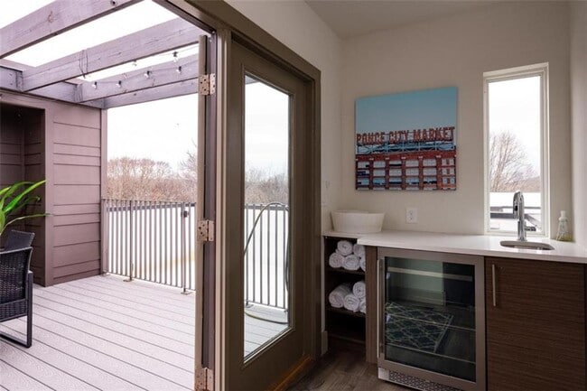 Building Photo - 37 Reynolds Square Ln