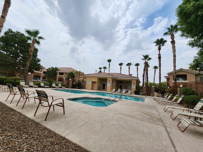 Building Photo - 1050 E Cactus Ave