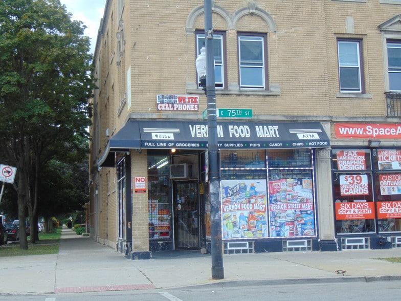 Building Photo - 7506 S Vernon Ave