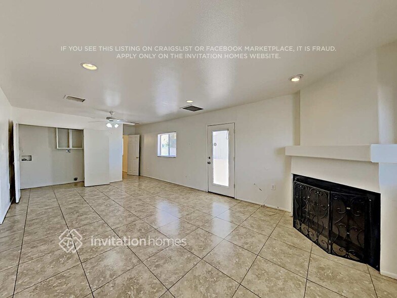 Building Photo - 6118 W Hollyhock Dr