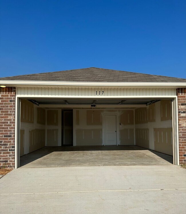 Building Photo - 117 Logan Dr