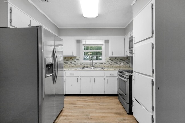 Building Photo - 3bd 2ba HOME FOR RENT!
