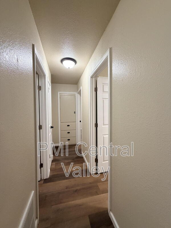 Building Photo - 1280 Dodd Ct