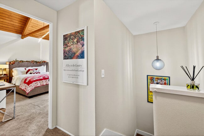 Building Photo - 46750 Mountain Cove Dr