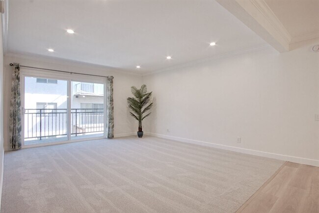 Building Photo - 5460 White Oak Ave