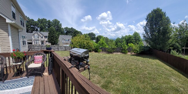 Building Photo - 2 Dansford Ln