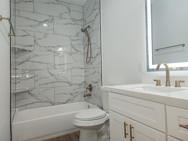 Building Photo - 6719 Roanoke St