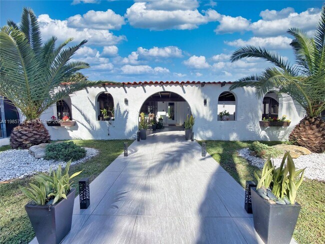 Building Photo - 7925 SW 124th St