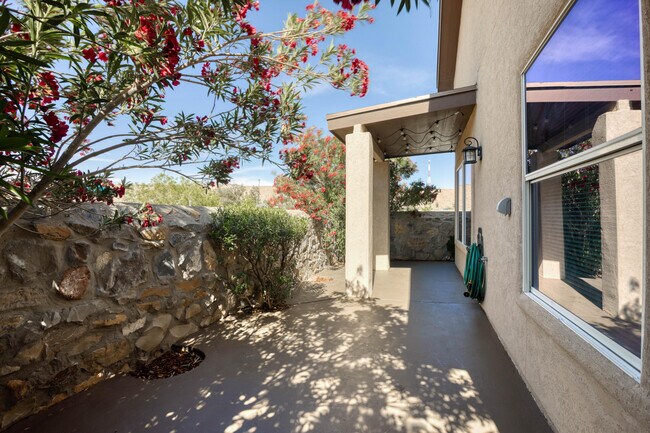 Building Photo - 7701 Maple Landing Court