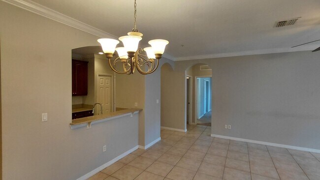 Building Photo - 3 Bedroom, 2 Bath Condo in Lakeside at Lakes of Windermere