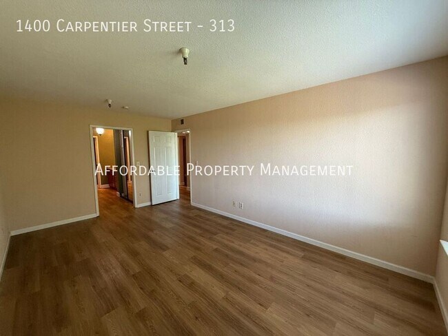 Building Photo - 1400 Carpentier St