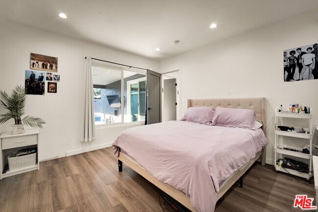 Building Photo - 12827 Sylvan St