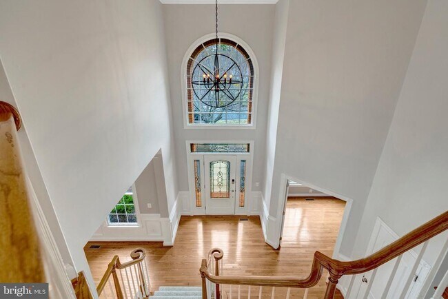 Building Photo - 15053 Doral Pl