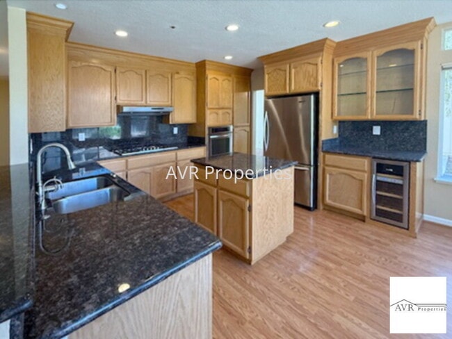 Building Photo - After Thanksgiving 6 month discount