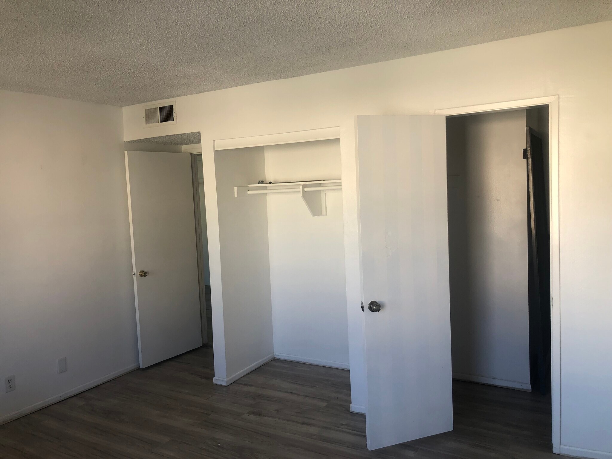 Building Photo - 6453 Kanan Dume Rd