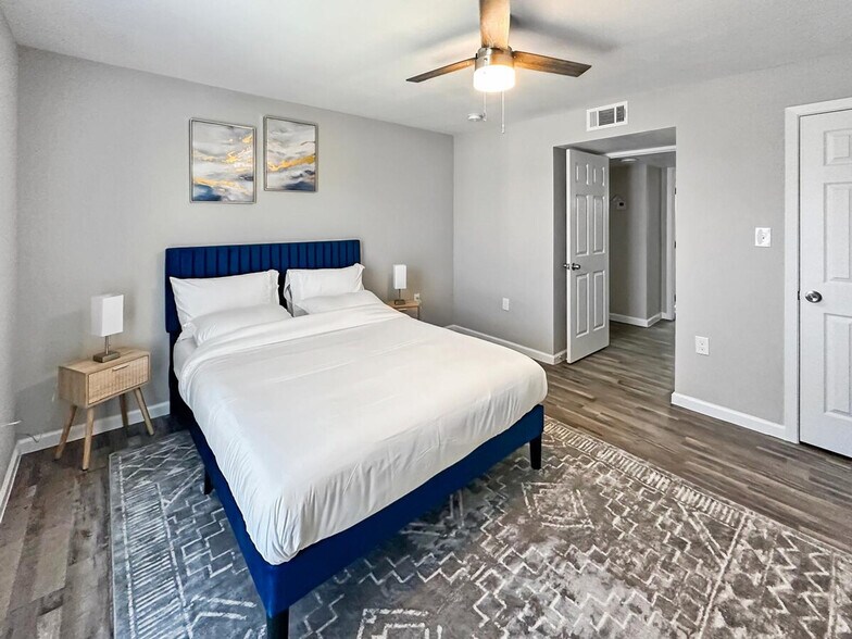 Building Photo - 16951 Addison Rd