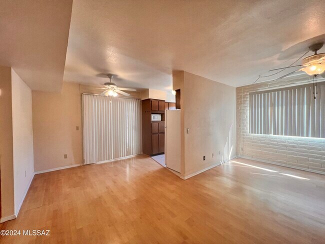 Building Photo - 8450 E Old Spanish Trail