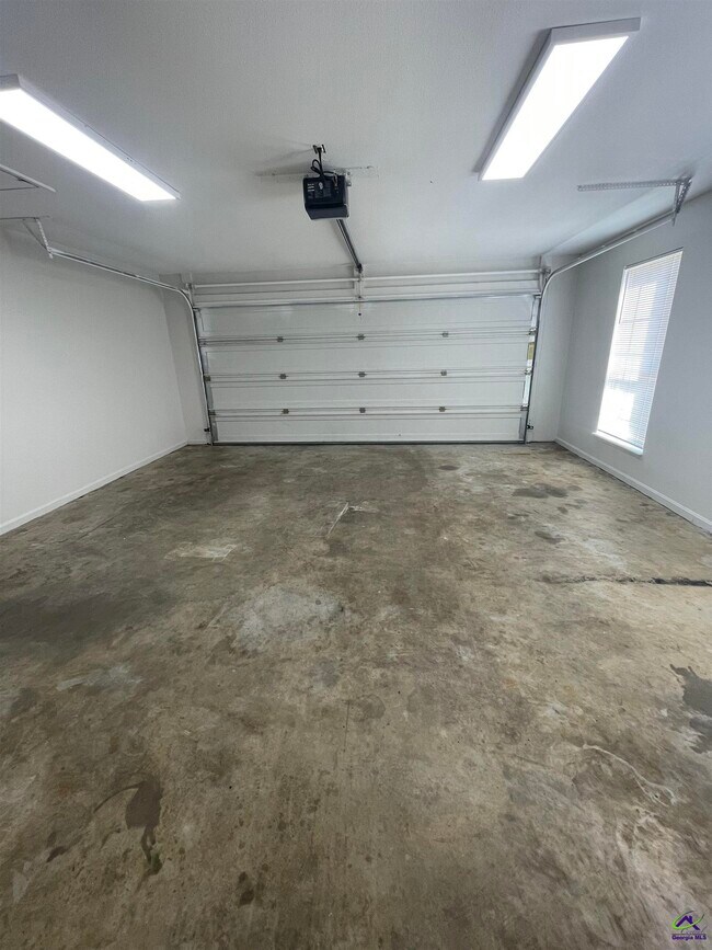 Building Photo - 101 Shamrock Ct