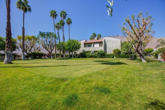 Building Photo - Stylish Ground-Floor Condo in Gated Palm S...