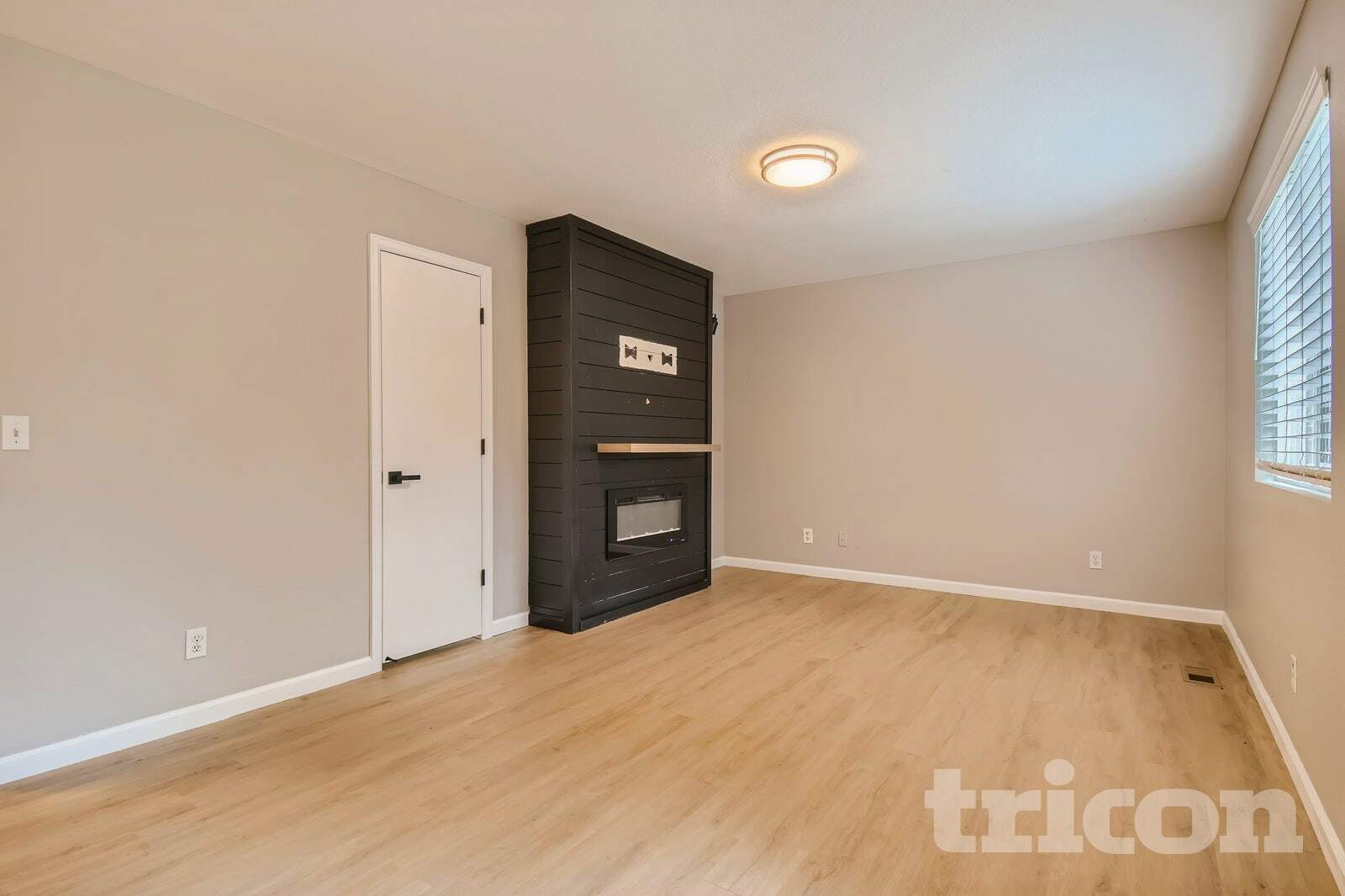 Building Photo - 2175 E 97th Dr