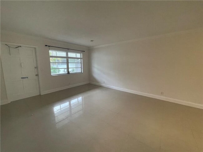 Building Photo - 2451 Lincoln St