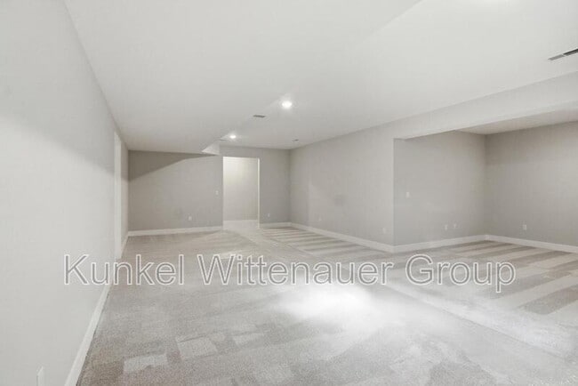 Building Photo - 837 Bushwood Way
