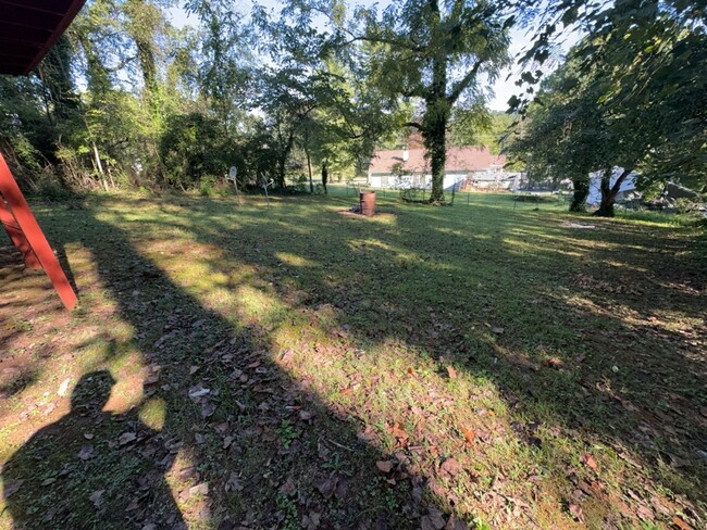Building Photo - Pet Friendly! 3 bedroom in East Chattanoog...