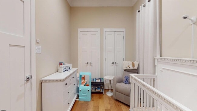 Building Photo - 404 21st St S