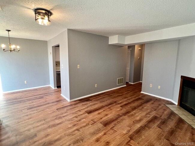 Building Photo - 3917 Whispering Hills Dr